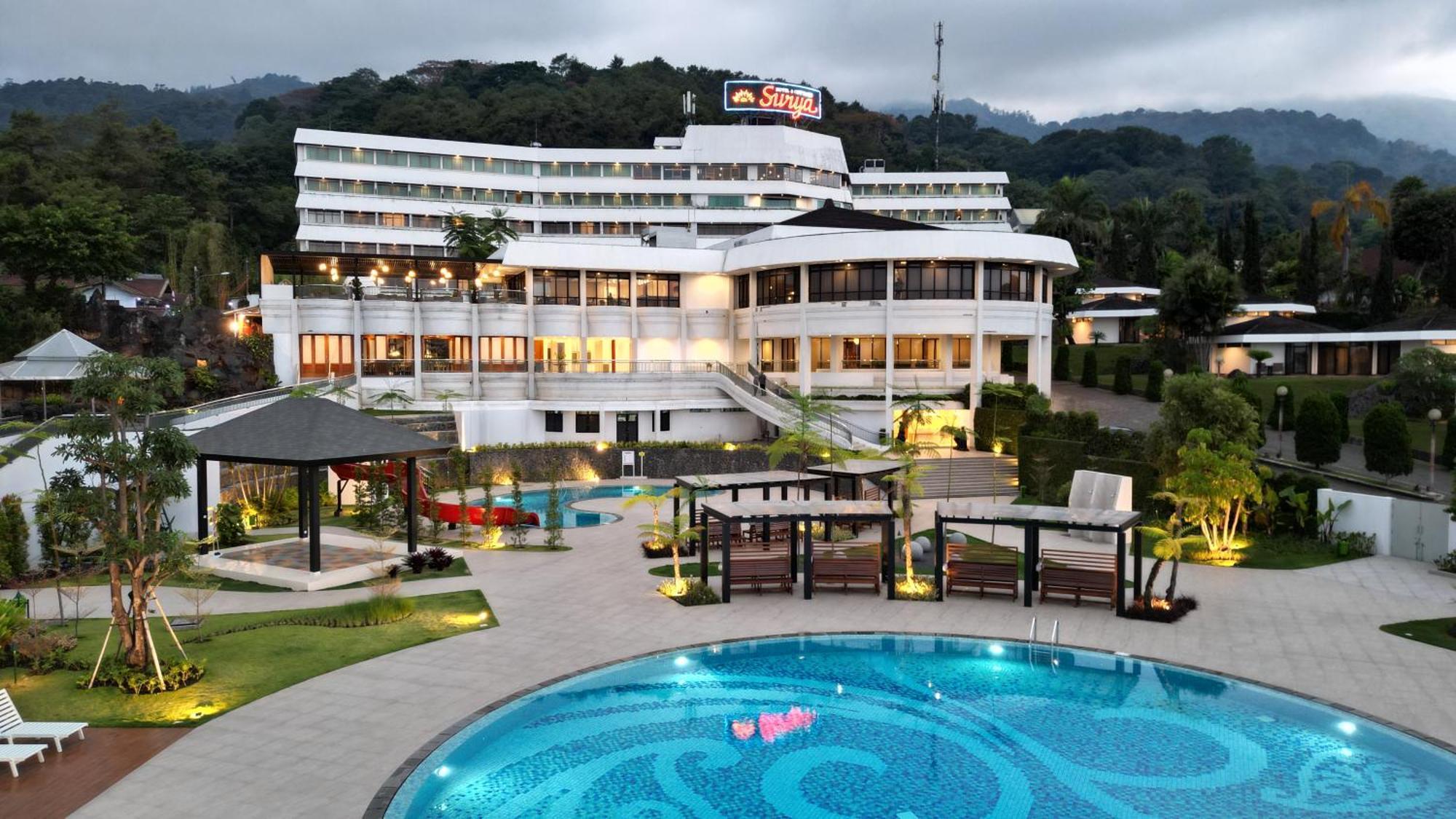 Surya Hotel & Cottages Prigen Zewnętrze zdjęcie
