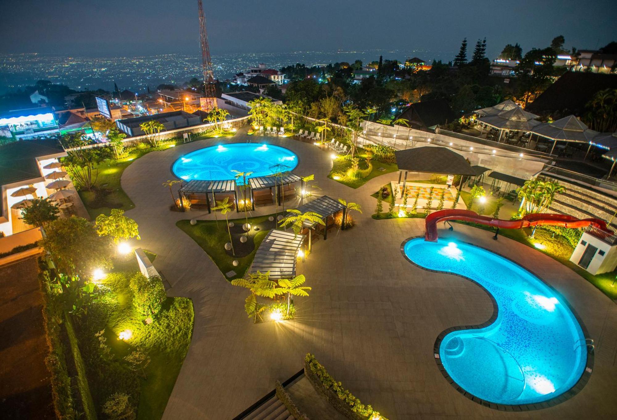 Surya Hotel & Cottages Prigen Zewnętrze zdjęcie