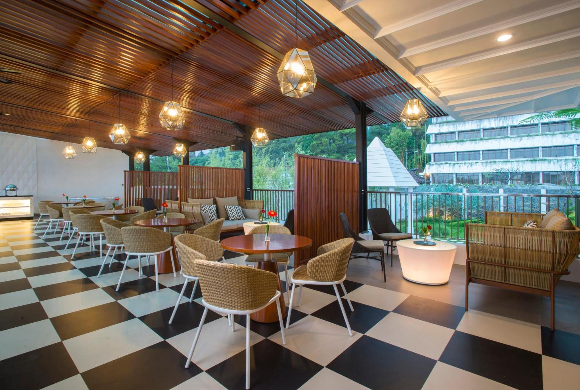 Surya Hotel & Cottages Prigen Zewnętrze zdjęcie