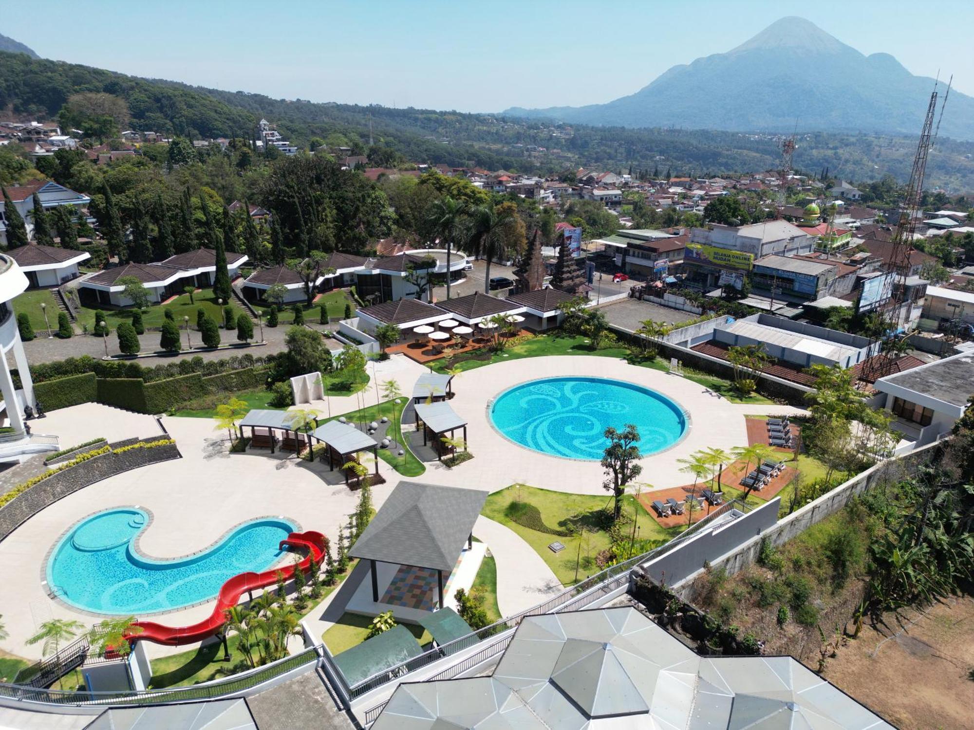 Surya Hotel & Cottages Prigen Zewnętrze zdjęcie